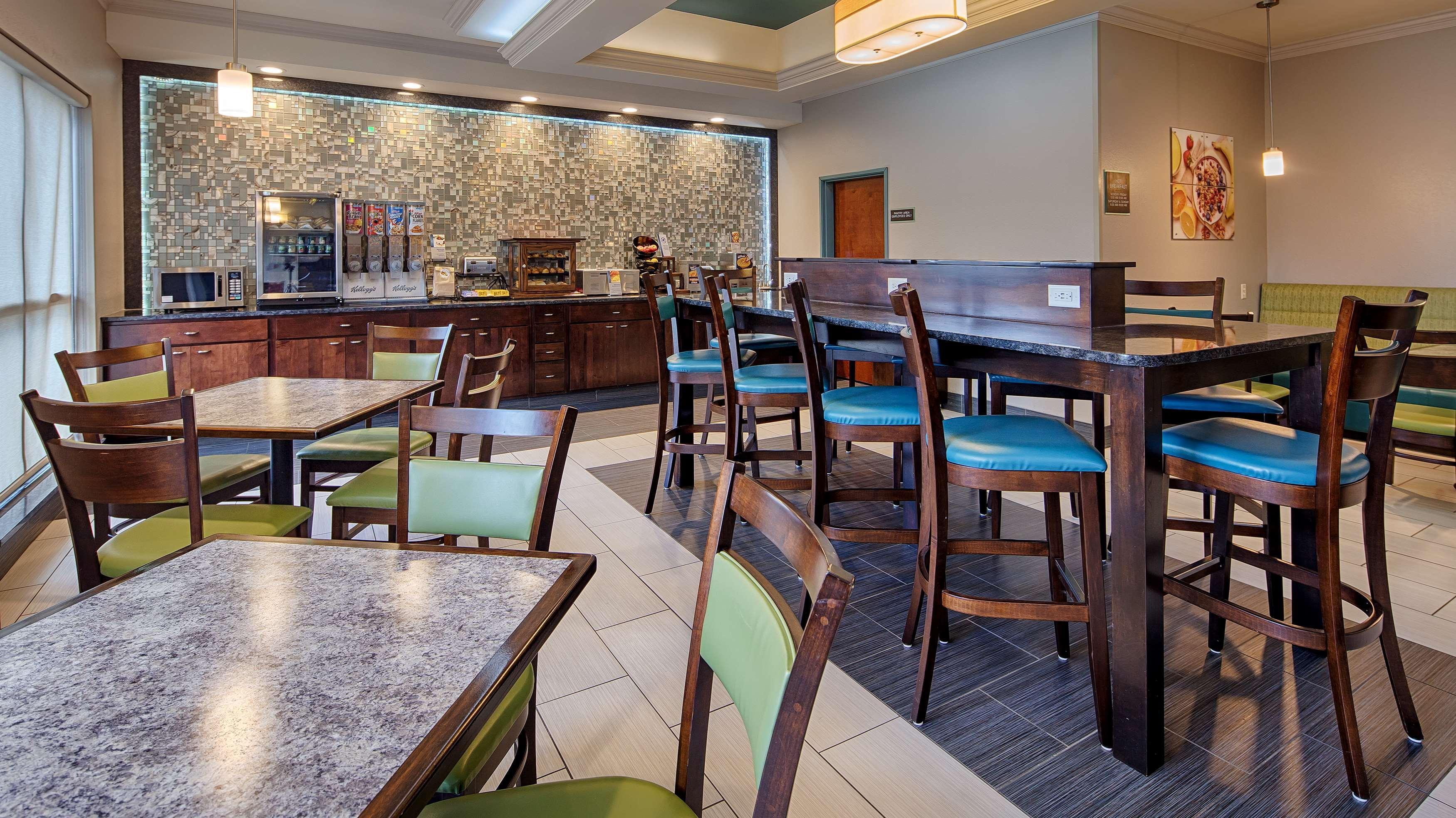 Best Western Elkhart Inn & Suites Exterior photo