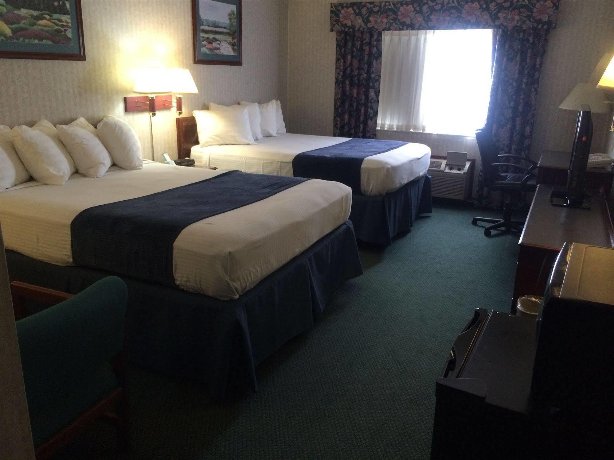 Best Western Elkhart Inn & Suites Exterior photo